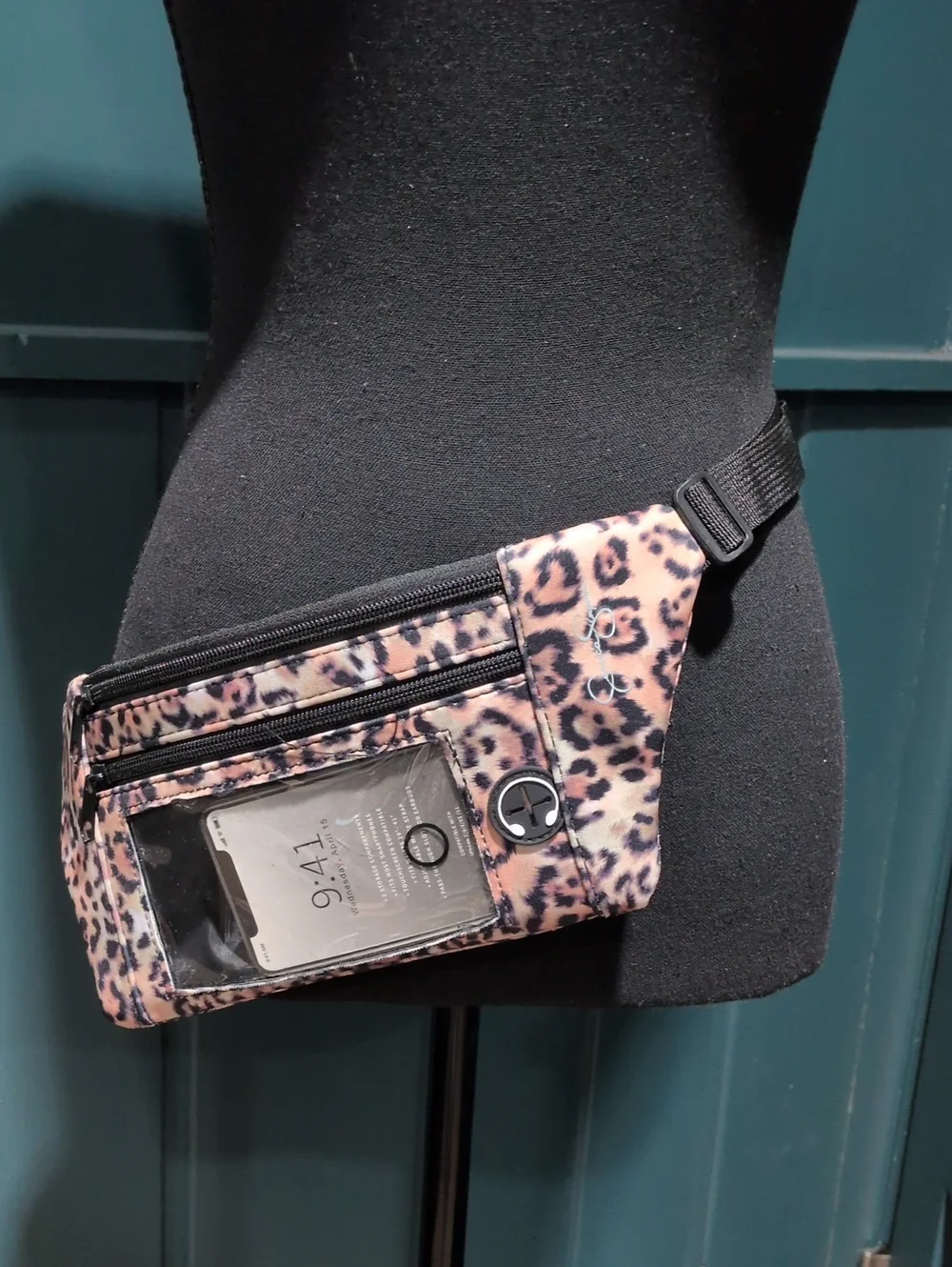Jessica Simpson Leopard Print Athletic Hip Pouch